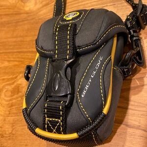 Body glove camera case GUC